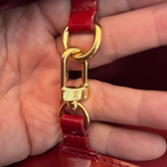 Louis Vuitton Wilshire PM Red Vernis Handbag with COA - Picture 13 of 15